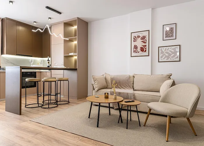Matisse Coresi Apartment With Free Private Parking